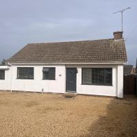 Inviting 2-Bed Bungalow in Heacham with spa bath