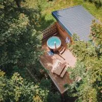 Les Cabanes du Val de Loue - Hébergements atypiques tout confort, hotel v destinácii Charnay