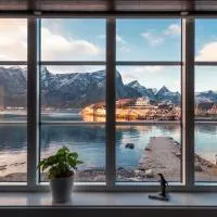 White House - Panoramic View, hotel u gradu 'Reine'