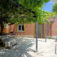 El patio de Rio Lozoya, hotel u gradu Buitrago del Lozoja