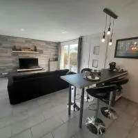 Appartement spacieux &très calme. Spacious & very quiet apartment., hotell i Carros