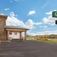 Quality Inn Newton at I-80, hotel di Newton