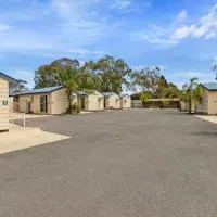 Costello Hotels - Moonta Bay Cabins, Hotel in Port Moonta