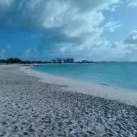 Apartment near Grace Bay Beach, מלון בפרובידנסיאלס
