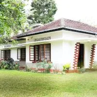 Lion Shade Tourist Bungalow - Sri Lanka Tourism Development Authority Licenced، فندق في Katugastota