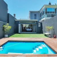 Two Bedroom House with Views of Lions Head, hotel in Fresnaye, Cape Town