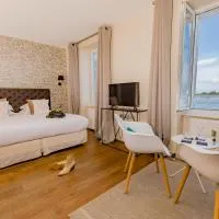 Hôtel La Baie des Anges, son SPA marin & sa piscine couverte – hotel w mieście Landéda