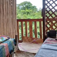 Glowing Mountain view tree house, hotel near Tanna Airport - TAH, Loanengo