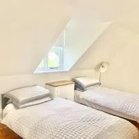 Delightful Ely house Bright and warm with cathedral view, hotel di Ely
