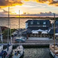 Meerblick Lemkenhafen, hotel v destinaci Fehmarn