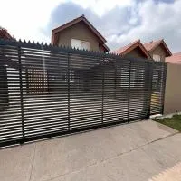 Gran Casa confortable en Santiago, отель в городе Lampa