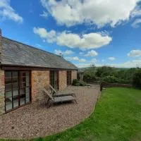 Light & Airy Vaulted Barn Conversion with a View, viešbutis mieste Sampford Arundel