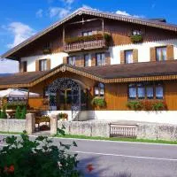Rutzer Hotel Ristorante & Panoramic SPA، فندق في أسياجو
