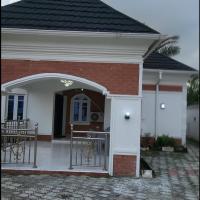 Contemporary 1 bedroom apartment in awoyaya ibeju lekki, hotel en Awoyaya