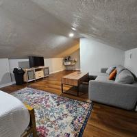 Clinton Studio, hotel near Lafayette Airport - LFT, Lafayette