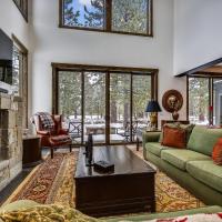 Allure at Schaffer's Mill by Tahoe Getaways - 4BR Pet-Friendly Home w Private Hot Tub & Air Conditioning!, hotel poblíž Truckee Tahoe Airport - TKF, Truckee