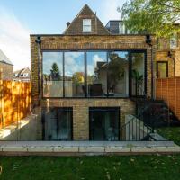 Modern & Bright Luxury London Apartment in Honor Oak