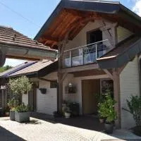 Appartement en duplex dans chalet à Talloires, hotel u gradu La Pirraz