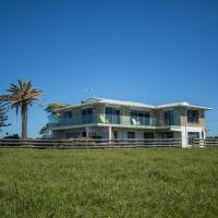 Wills On The Water Beachfront Apartment、Bell BlockにあるNew Plymouth Airport - NPLの周辺ホテル