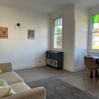Bright and Stylish 2 Bedroom First Floor Flat