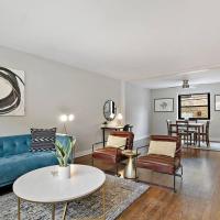 Bright and Roomy 1BR Apt in Chicago - Sheridan N1: bir Chicago, Rogers Park oteli