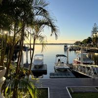 Waterfront Oasis in Runaway Bay, hotel din Runaway Bay, Gold Coast