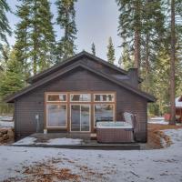 Contemporary Tahoe Donner 3BR Hot Tub- Pet Friendly- Amenity Access