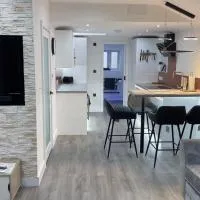 Private Luxury By The Sea, With A Personal Gym, Hot Tub, And Free Parking!, hotel en Hamworthy