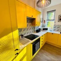 Park Mount Residences - Luxury 3 Bedroom Flat In Leeds With Free Parking, מלון בKirkstall