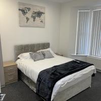 Room with King Size Bed and Private En suite Bathroom in the Centre