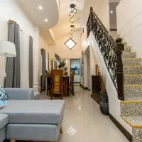 Whitehaus BnB, מלון בBais