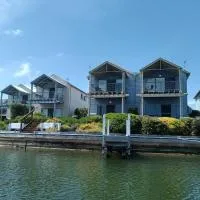 Captains Cove Resort - Waterfront Apartments, Hotel in Paynesville