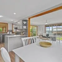 Ocean Breeze Vincentia by Book Jervis Bay, хотел в Винсентия