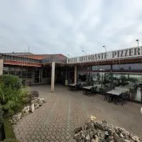 NEW NAPOLEONICO: Bondeno'da bir otel