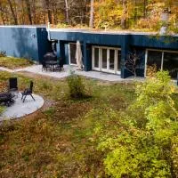 earthship forest exile، فندق في Temple
