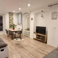 Gîte du Rocher des Commères, hotel em Sirod