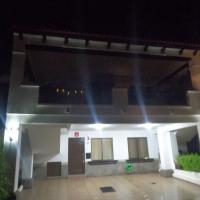 MADDY Free Wi-Fi, AC in ea Bedrooms, Private Community!, hotell i San Miguel