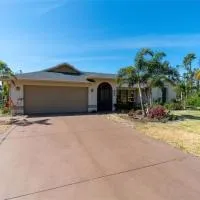 Seabreeze 3-Bedroom Pool Villa close to the beach!!!, hotel din Port Charlotte