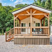 6 A Little Wanderlust Lux Tiny House, Firepit, Boat Parking, 5 Mins to Lake, Downtown