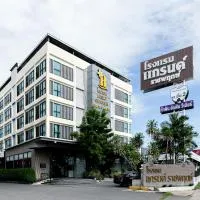Grand Ratchapruek Hotel, מלון בBan Bang Phlap