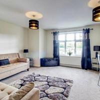 The Wickets - 2 bedroom apartment overlooking cricket club
