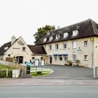 Logis Hotel Le Relais De La Poste Restaurant Le Fil du Temps, хотел в Thury-Harcourt