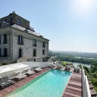 Domaine De La Corniche, hotel a Rolleboise