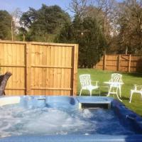 Cosy Countryside Cottage - Hot Tub & Dog friendly