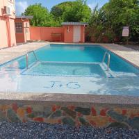 JGs Tropical Apartments, хотел близо до Летище Tobago - TAB, Краун Пойнт