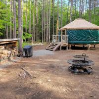 Rufus III Yurt on the river, hotel cerca de Aeropuerto de Eastern Slopes Regional - FRY, Brownfield