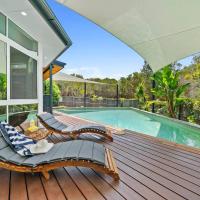 NOOSA HOUSE with pool, Dog Friendly, walking distance to beach and National Park