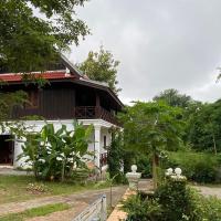 Mary Home Stay Riverside in Luangprabang, hotel cerca de Aeropuerto Internacional de Luang Prabang - LPQ, Luang Prabang