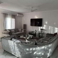 Luxury 2 bedroom flat KerrSerign, hotel in Banjul
