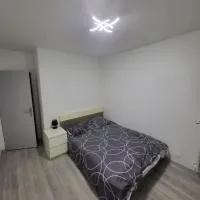 Chambre neuve dans un appartement partagé à 10 minutes du circuit, hotell sihtkohas Allonnes